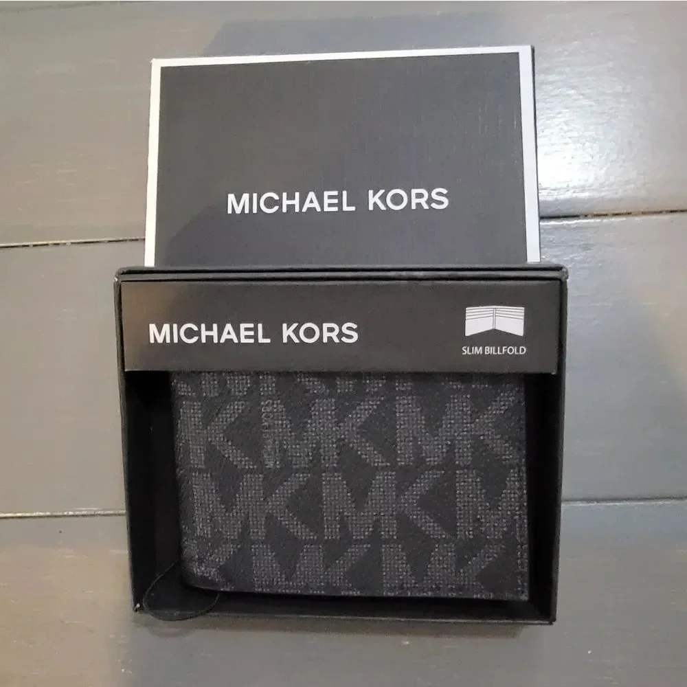 🎄🎁ALERT Michael Kors Men's Black Jet Set Signature Andy Billfold Pocket
